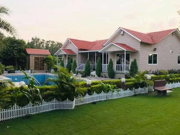 Cottage cluster and pool