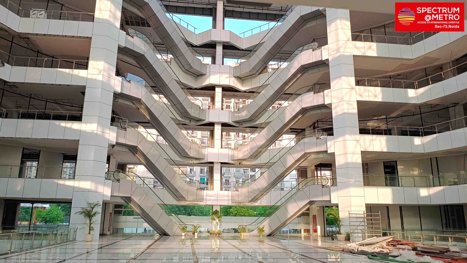 Central atrium — escalator core